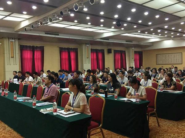 红旗飘飘 渠水滔滔 党性修养再提高