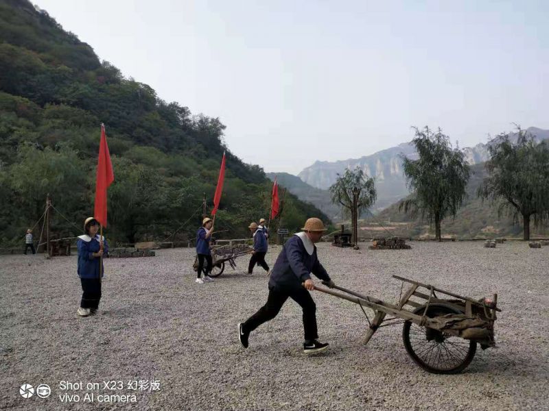 红旗渠为什么能激励全中国？